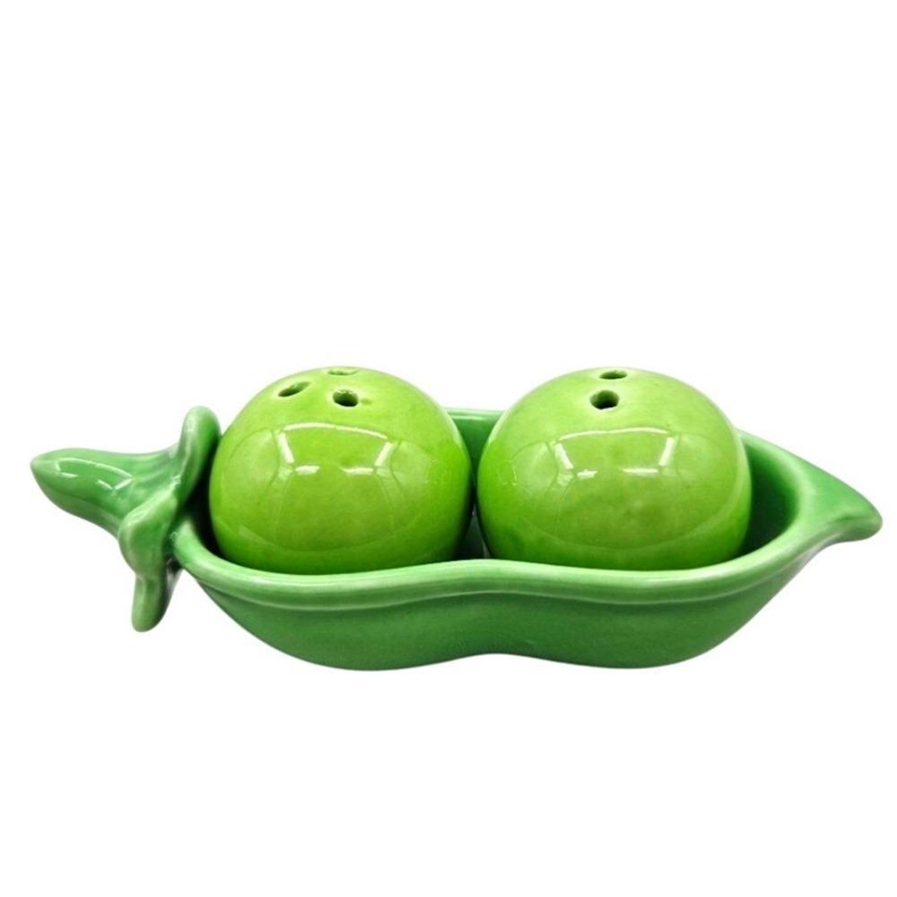 Kate Aspen Peas in a Pod‎ Salt and Pepper Shakers Ceramic Kitchen Kitchenware